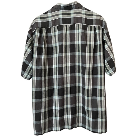 Tommy Bahama Silk Gray Plaid Size Medium Short Sleeve Button Down Camp Shirt - Picture 2 of 9
